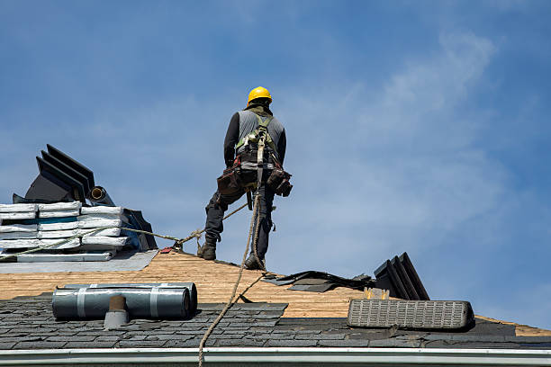 Professional Gutter Installation technician working in Currituck, NC